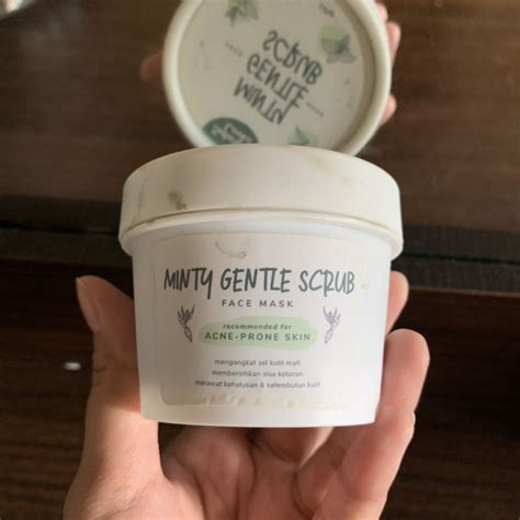 Scrubs and masks: gentle face scrub and face mask 